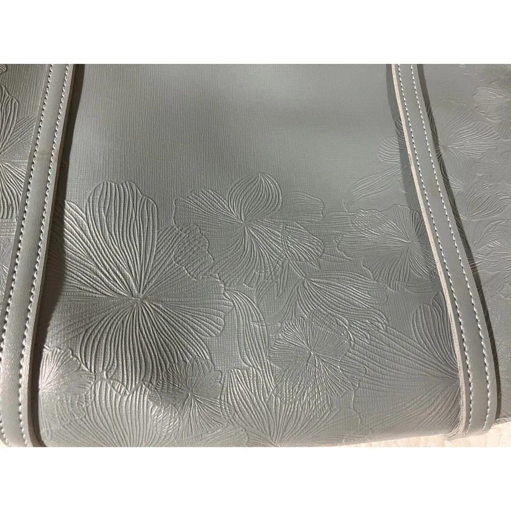 Mellow World  Vegan Leather Shoulder Purse Tote Bag w/Wristlet Women's Gray Chic